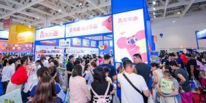 乐乐趣亮相2024书博会，《看见天鹅的房间》入选“百种优秀童书推荐书目”